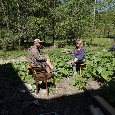 2018 05 : Přestavba opuštěného obchodu na kavárnu Nové Perly. Vítězslav Špalek a Gábina Náhlíková. (fotografie Kler Miškovcová)