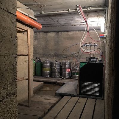 2018 12 : Kavárna Perla při dokončení před oslavou konce roku. Podzemí. (fotografie František Nikl) 
