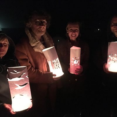 2018 12 : Konec roku na nové střeše továrny. Zleva Magda Pěnčiková, Ivan Mečl, Tereza Porybná a Spunk Seipel. (fotografie František Nikl)