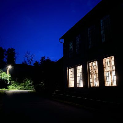 2021 06 : Noční práce v ateliérech. (fotografie František Nikl) 