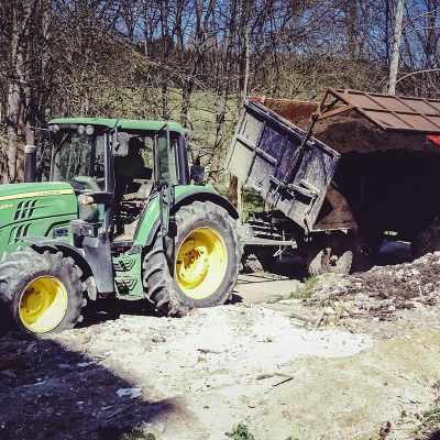 2020 04 : Nová zahrada pod kavárnou